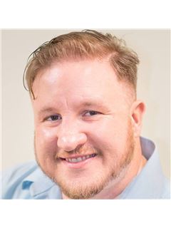 Jonathan Strader - RE/MAX Elite Realty Group