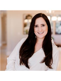 Nathaly Prieto - RE/MAX United