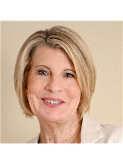 Helen Baker - RE/MAX Southern Shores