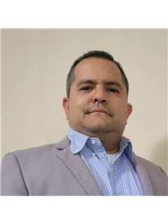 Luis Irias - RE/MAX Central Realty