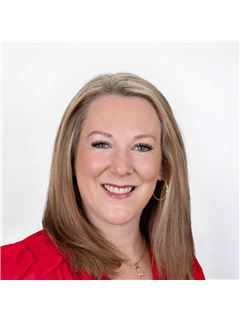 Julie Pedersen - RE/MAX Summit