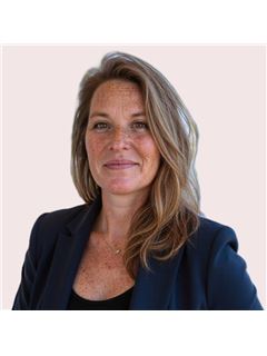 April Johns - RE/MAX Summit