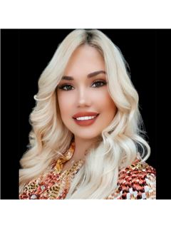 Zamira Fernandez - RE/MAX Bayside