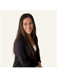 SARA ADISANO - RE/MAX Town & Country Realty