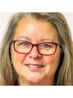 Christine A. Simmons - RE/MAX Specialists