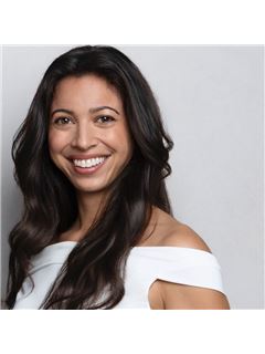 Caitlan Sherman - RE/MAX Specialists