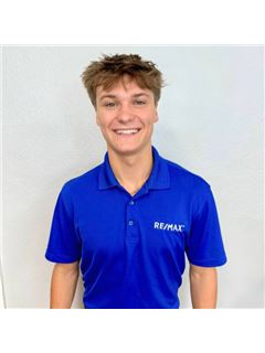 Hunter Viens - RE/MAX Alliance Group