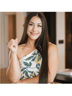 Kelsey Nelson - RE/MAX Elite