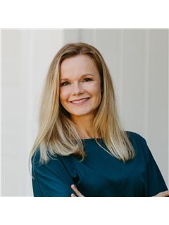 Sarah Hoisington - RE/MAX Specialists
