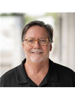 Associate - Robert H. Breese - RE/MAX Town & Country Realty