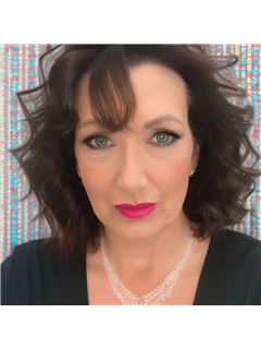 Colleen M Nolan - RE/MAX Champions