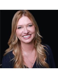 Denise R. McKinley - RE/MAX Town & Country Realty