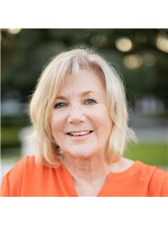 Mary E. Smith - RE/MAX Signature