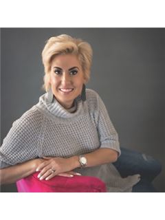 Amy Searcy - RE/MAX Champions