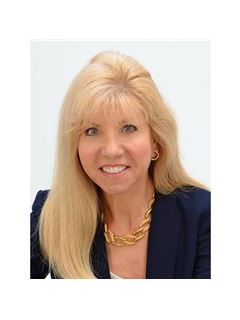 Sandee Mooney - RE/MAX Realtec Group