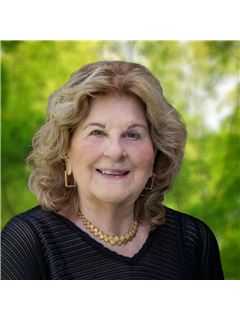 Maggie Morris - RE/MAX Realty Group