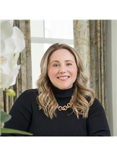 Christina Leckwold - RE/MAX Specialists