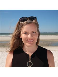 Stephanie Martinez - RE/MAX Trend