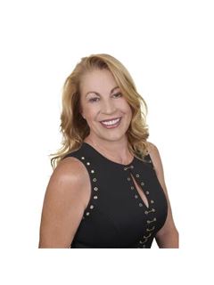 Sue Tillman - RE/MAX Elite