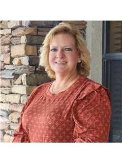 Charlotte Dukes - RE/MAX Premier Realty