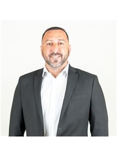 Dominick Florio - RE/MAX Town & Country Realty
