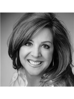 Sarah Espinosa - RE/MAX Realty Group