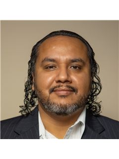 Rey Santamaria - RE/MAX Premier Realty