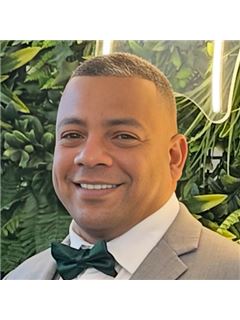 Carlos Nunez Lazaga - RE/MAX City Centre Realty