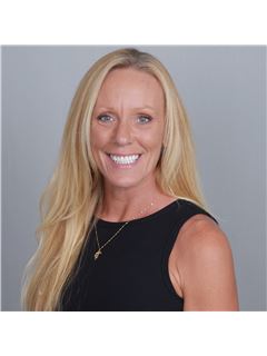 Mindy Pletsch - RE/MAX Signature