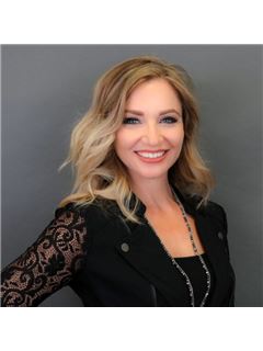 Deborah Nicosia - RE/MAX Champions