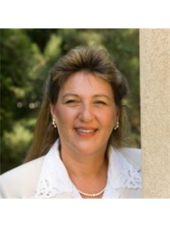 Jacqueline Dabb - RE/MAX Champions