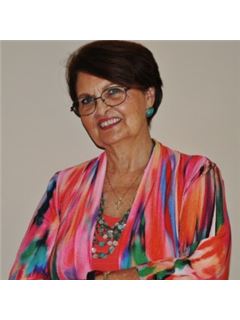 Christine Perkins - RE/MAX Realtec Group