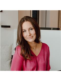 Stephanie Lerp - RE/MAX Champions