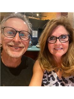 Julie Dunham - RE/MAX Trend