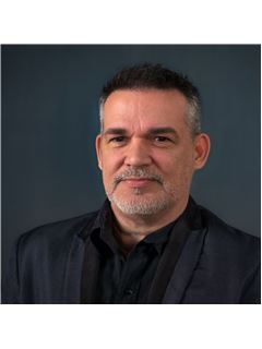 Roberto L. Azua - RE/MAX Advance Realty II