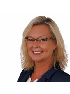 Mary Johnson - RE/MAX Premier Realty