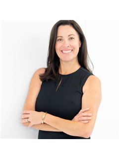Amy Maccagnano - RE/MAX Town & Country Realty