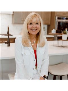 Cindy Gavin - RE/MAX Specialists