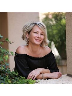 Jennifer Bowling - RE/MAX Assured