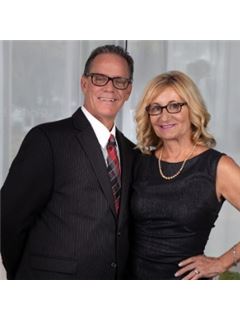 Kelly Barnett - RE/MAX Alliance Group