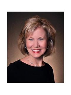 Sandi Peery - RE/MAX Town & Country Realty