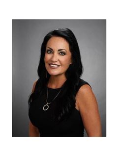 Kristine Moen - RE/MAX Realty Group