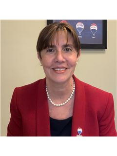 Betania Valente Nassar - RE/MAX Destination Realty