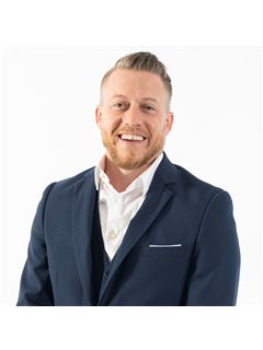 Associate - Travis Riley - RE/MAX Destination Realty