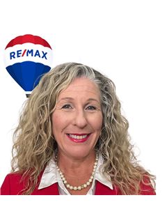Kim Bell - RE/MAX Signature