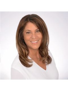 Lori Schultz - RE/MAX Services