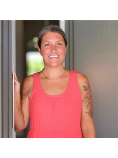 Michelle Chapman - RE/MAX Bayside