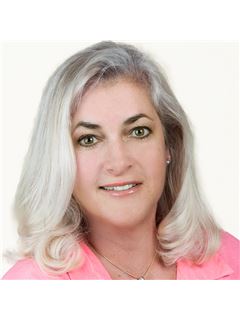 Stacy Tuttle - RE/MAX Experts