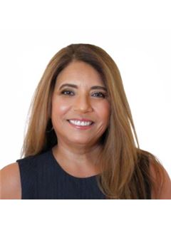 Yanith Martinez - RE/MAX Concierge Realty
