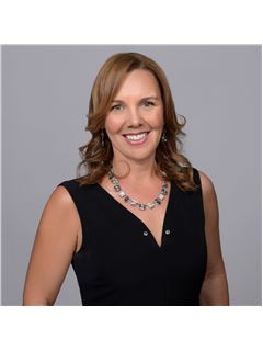 Stacey Dirksz - RE/MAX Champions